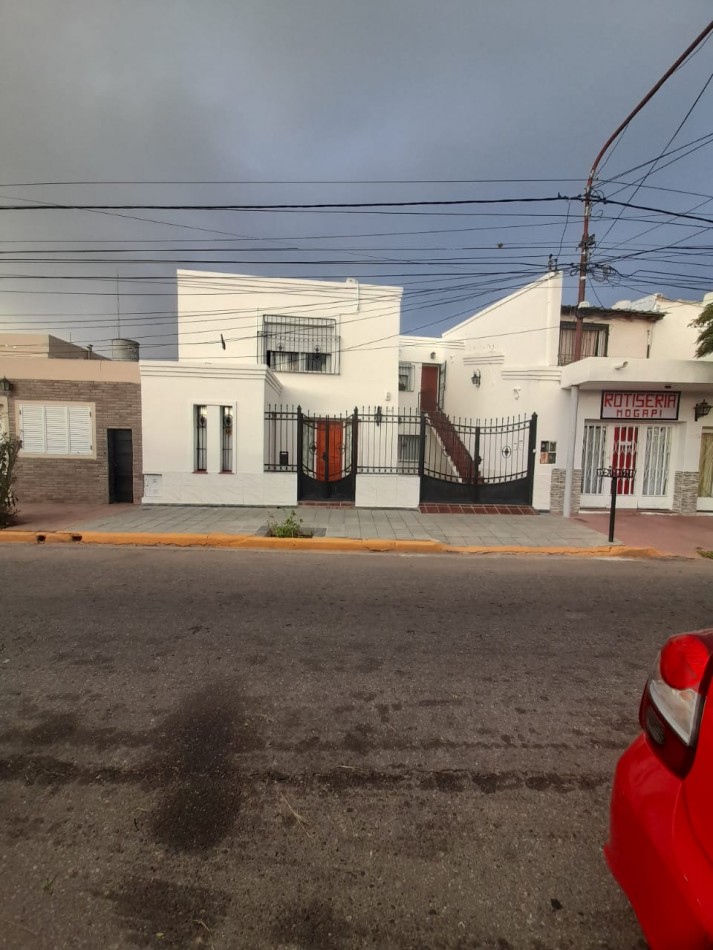 VENDE CASA DE 2 PLANTAS CENTRO SAN LUIS