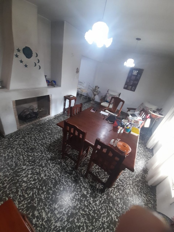 VENDE CASA DE 2 PLANTAS CENTRO SAN LUIS