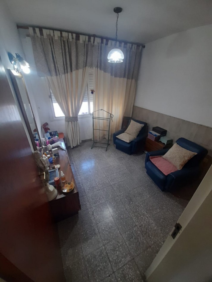 VENDE CASA DE 2 PLANTAS CENTRO SAN LUIS