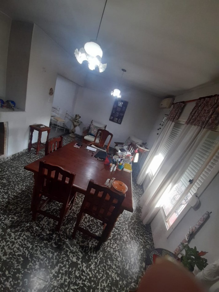 VENDE CASA DE 2 PLANTAS CENTRO SAN LUIS