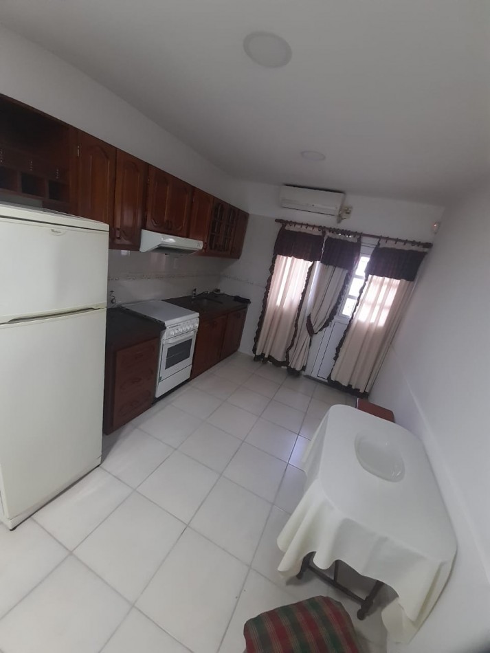 VENDE CASA DE 2 PLANTAS CENTRO SAN LUIS