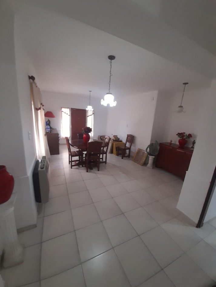 VENDE CASA DE 2 PLANTAS CENTRO SAN LUIS