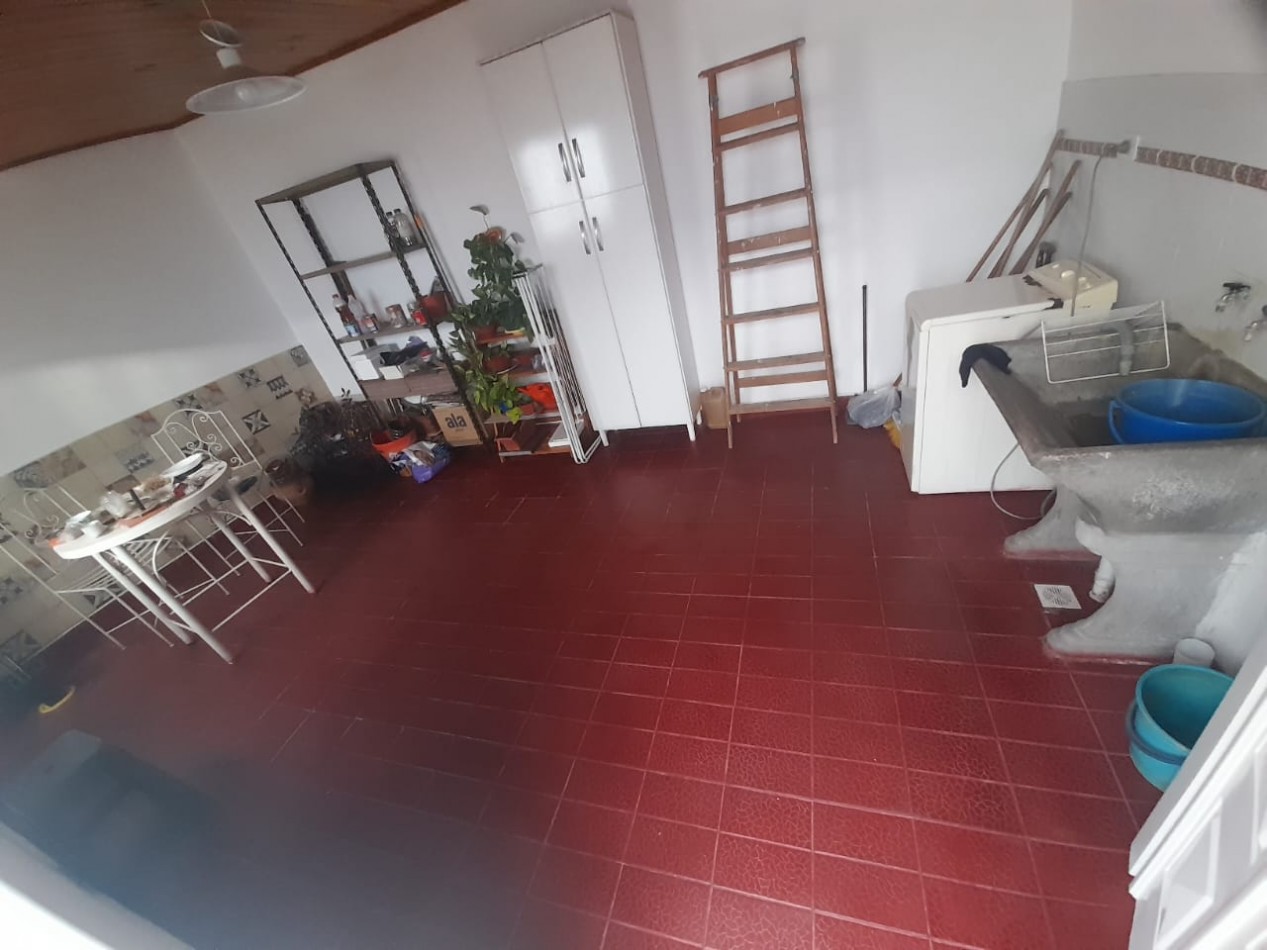 VENDE CASA DE 2 PLANTAS CENTRO SAN LUIS