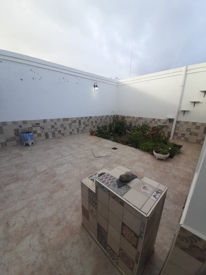 VENDE CASA DE 2 PLANTAS CENTRO SAN LUIS