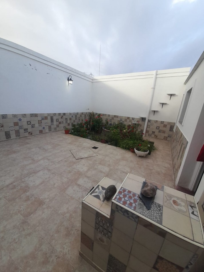 VENDE CASA DE 2 PLANTAS CENTRO SAN LUIS