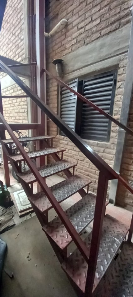VENDE DEPARTAMENTOS  LAS HERAS 616