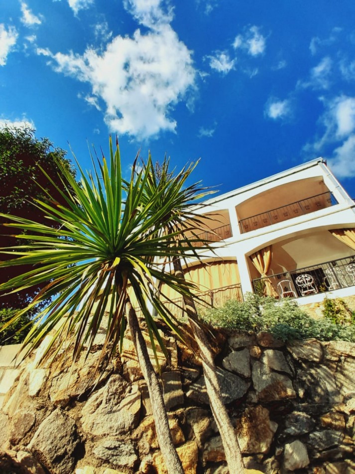 VENDE POSADA EN EL VOLCAN