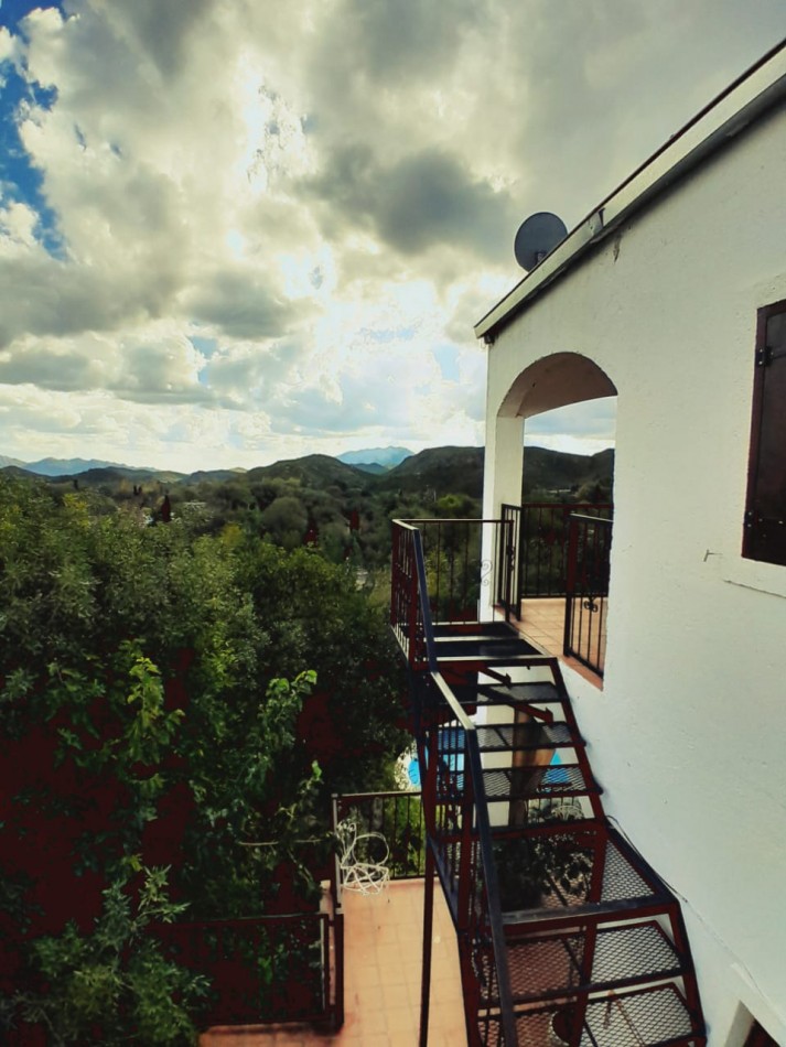 VENDE POSADA EN EL VOLCAN
