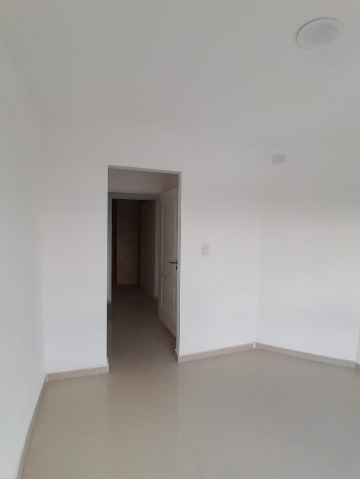 VENDE DEPARTAMENTO FRENTE AL SHOPING