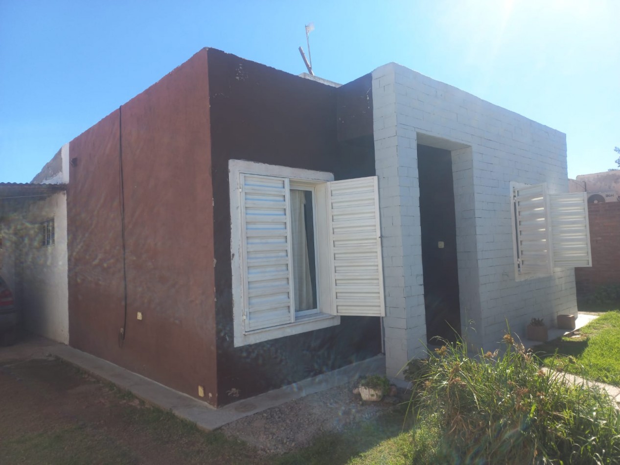 VENDE CASA EN LA PUNTA