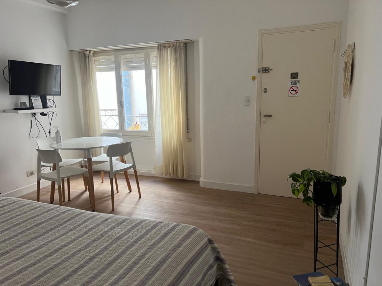 DEPARTAMENTO DE 1 AMBIENTE INTERNO MUY LUMINOSO EN LA PERLA, A 4 CALLES DE LA PLAYA