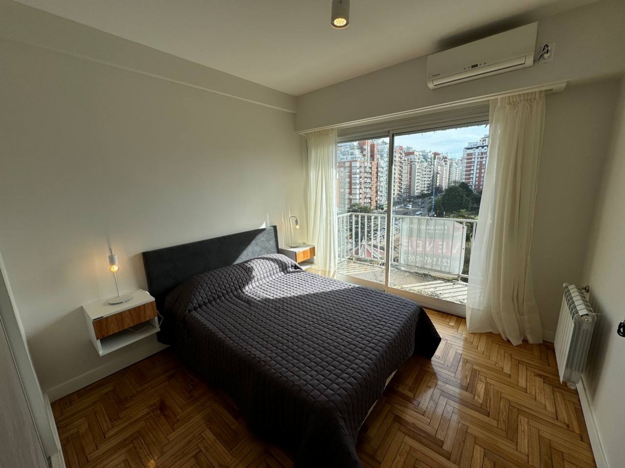 DEPARTAMENTO 3 AMB A LA CALLE CON BALCON FRANCES Y VISTA A LA PLAZA COLON