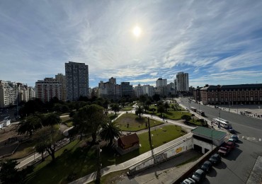 DEPARTAMENTO 3 AMB A LA CALLE CON BALCON FRANCES Y VISTA A LA PLAZA COLON