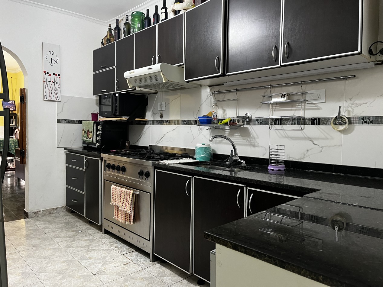 Casa 5 ambientes Castelar Sur 
