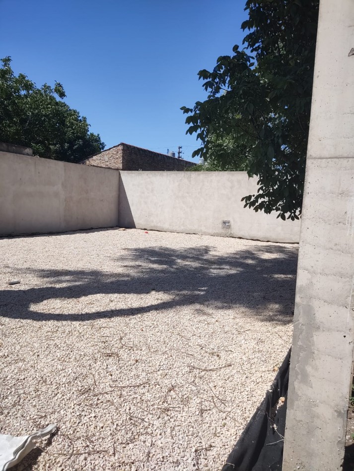 Departamento 2 ambientes P.B con patio Moron