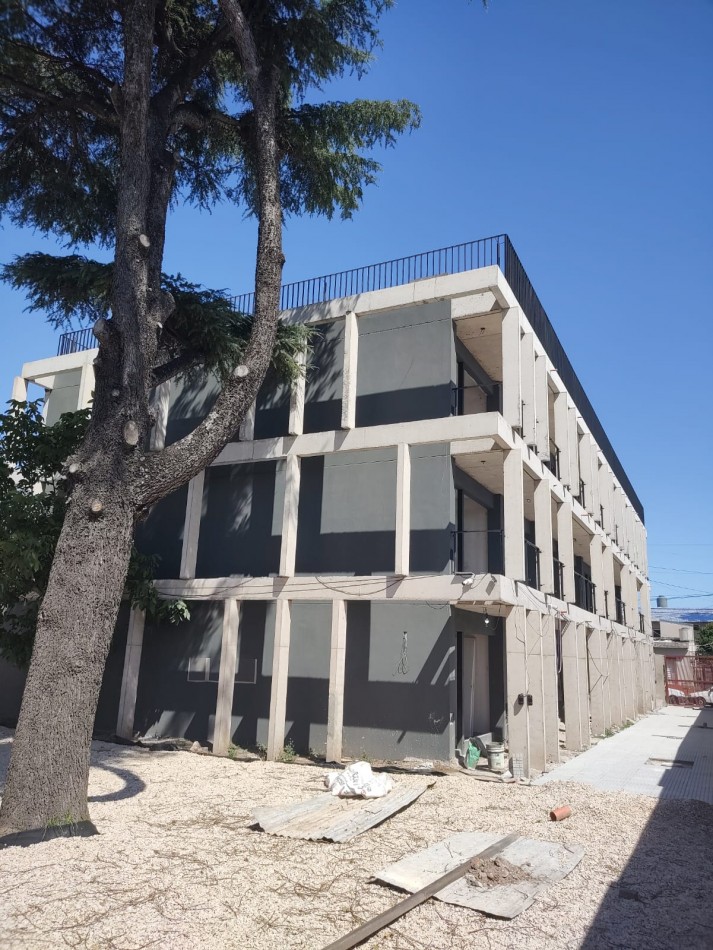 Departamento 2 ambientes P.B con patio Moron
