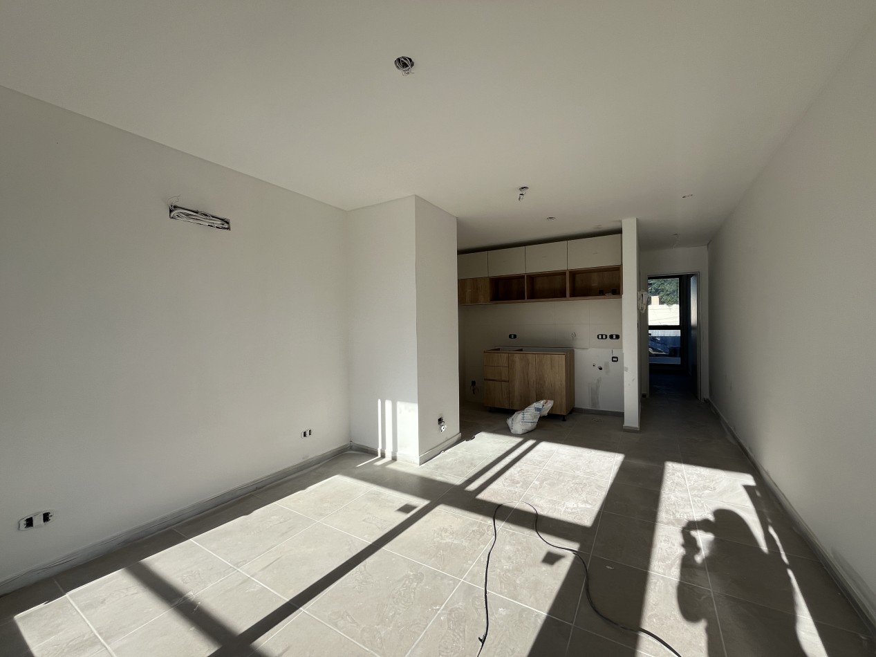 Departamento 2 ambientes P.B con patio Moron