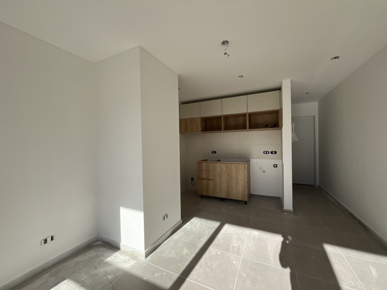 Departamento 2 ambientes P.B con patio Moron