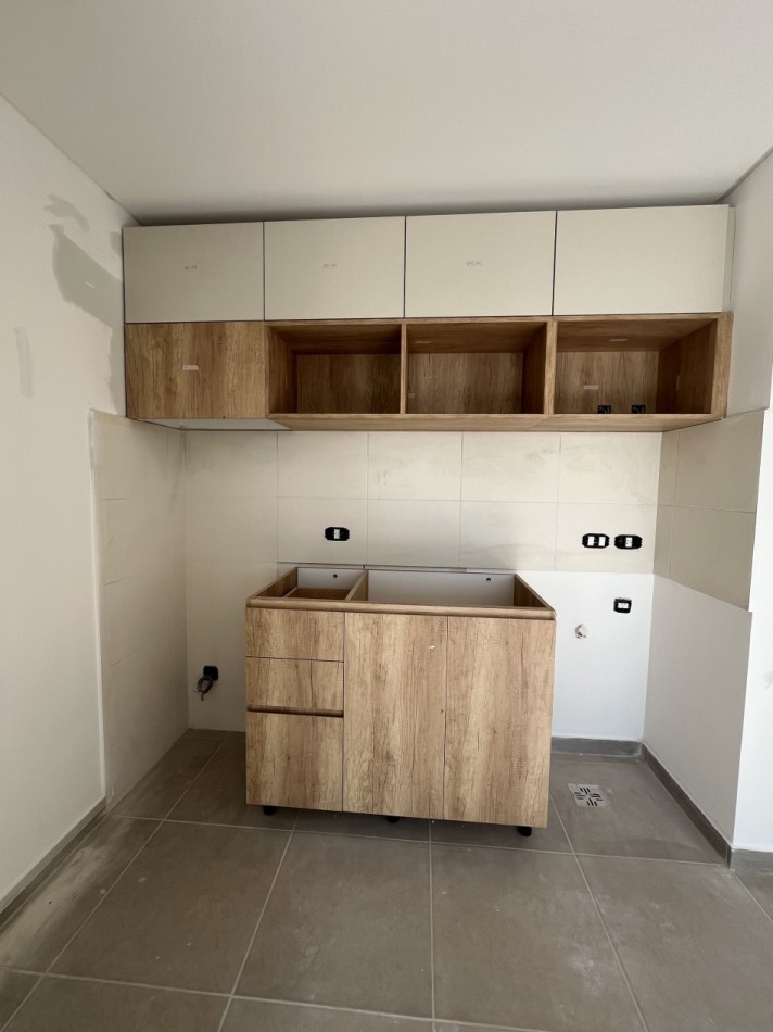Departamento 2 ambientes P.B con patio Moron