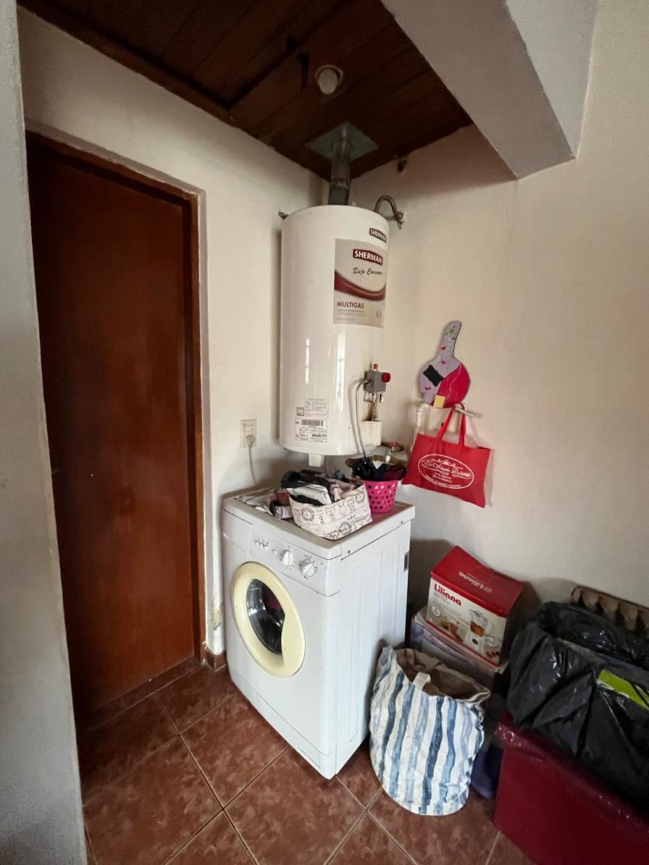 CASAS  PARA INVERSION Y/O RENTA : VILCAPUGIO Y FREY 