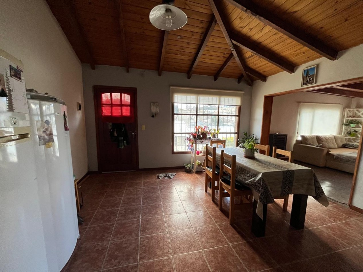 CASAS  PARA INVERSION Y/O RENTA : VILCAPUGIO Y FREY 