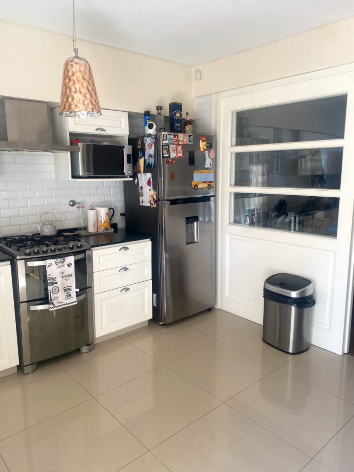MARAVILLOSA CASA  4 AMBIENTES