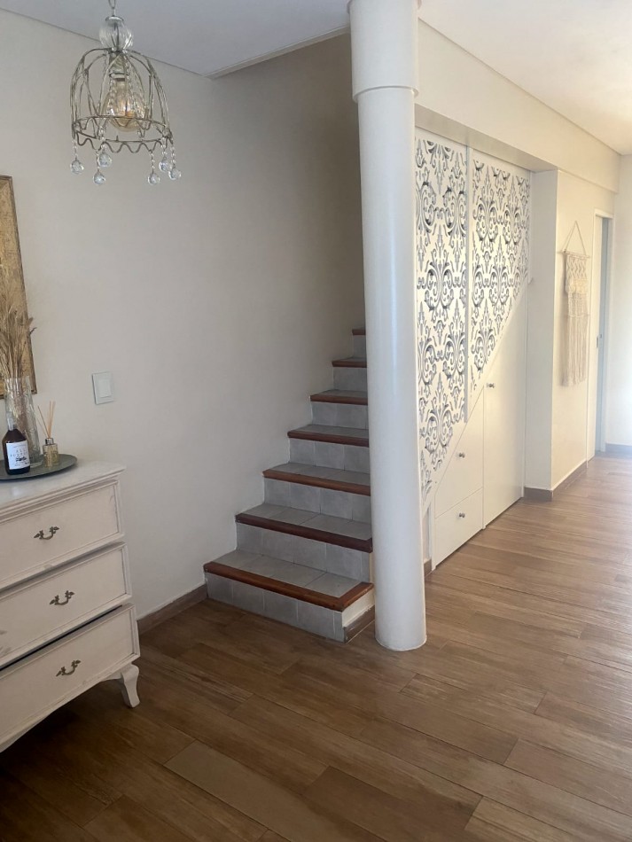 MARAVILLOSA CASA  4 AMBIENTES
