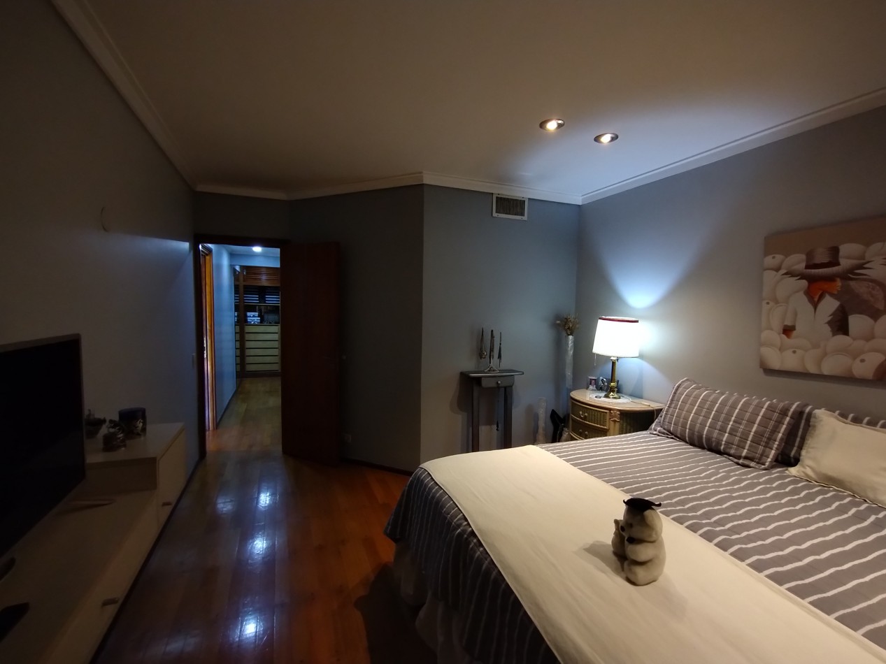 EXCELENTE CHALET CAPELLO AL 400 BANFIELD