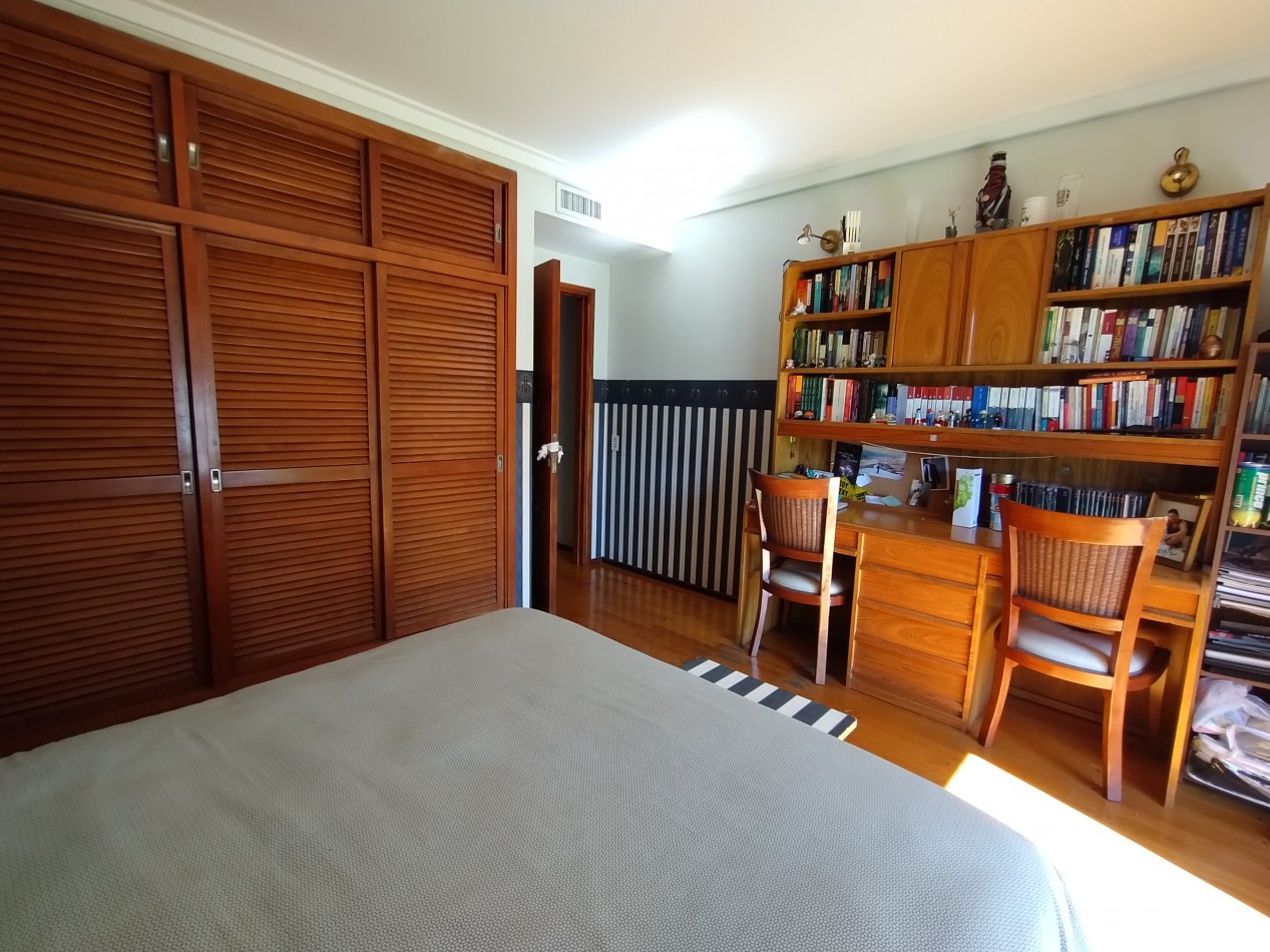 EXCELENTE CHALET CAPELLO AL 400 BANFIELD