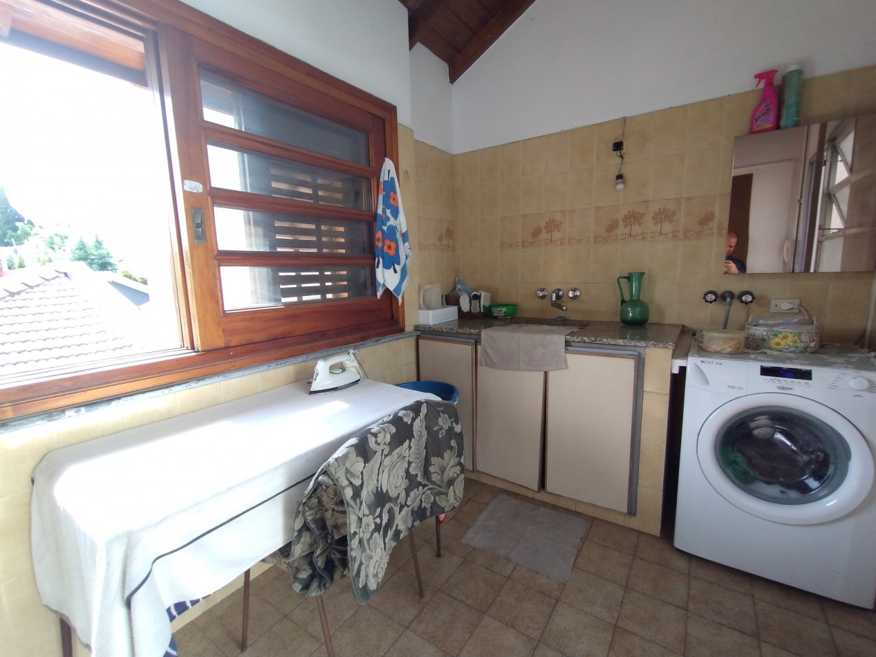 EXCELENTE CHALET CAPELLO AL 400 BANFIELD
