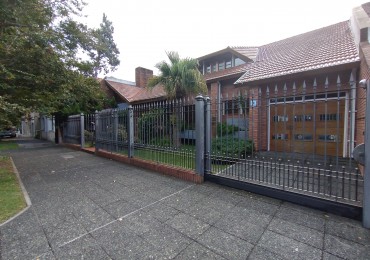 EXCELENTE CHALET CAPELLO AL 400 BANFIELD