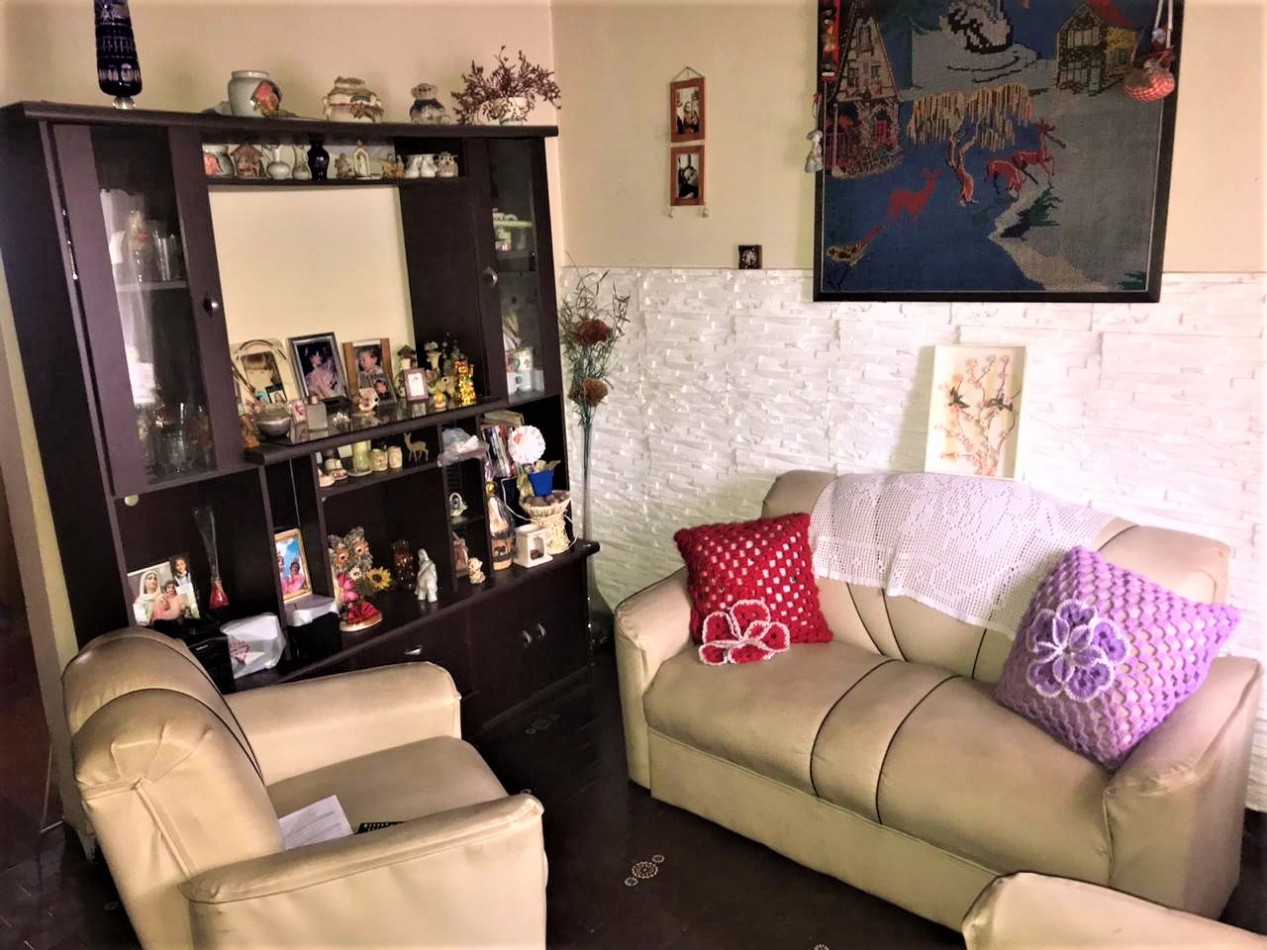 Casa en Venta son dos UFs juntas en Isidro Casanova Retasada
