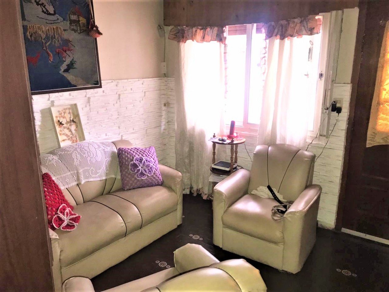 Casa en Venta son dos UFs juntas en Isidro Casanova Retasada