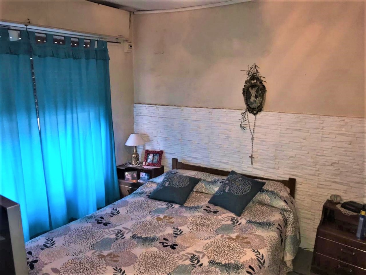 Casa en Venta son dos UFs juntas en Isidro Casanova Retasada