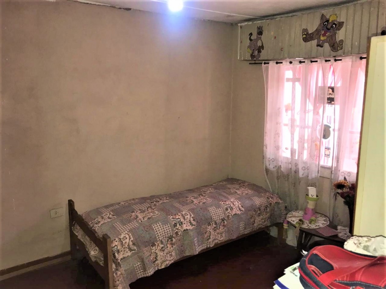 Casa en Venta son dos UFs juntas en Isidro Casanova Retasada