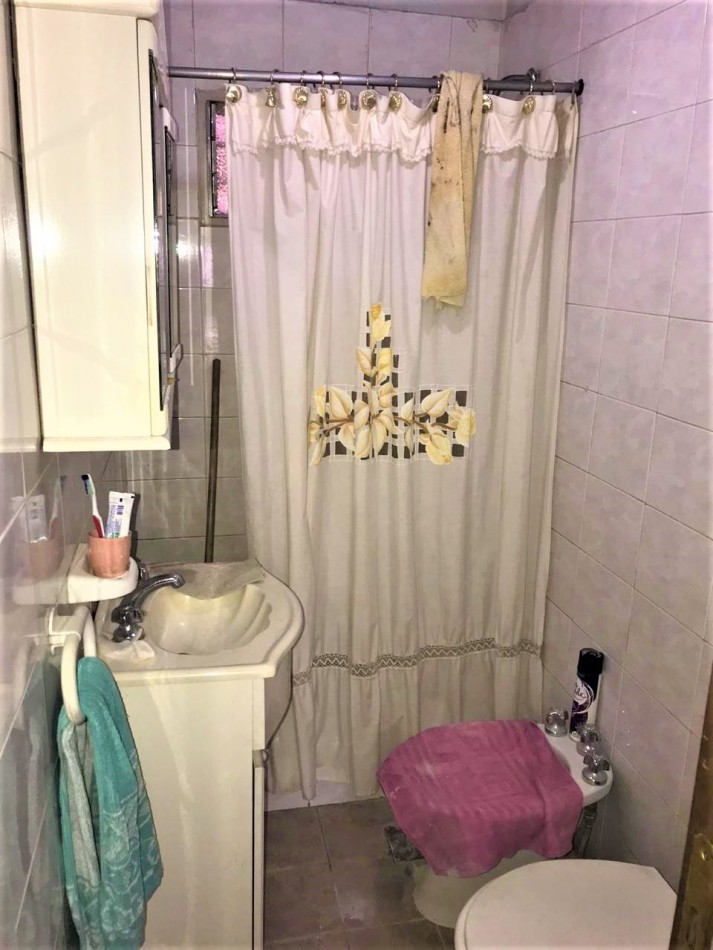 Casa en Venta son dos UFs juntas en Isidro Casanova Retasada
