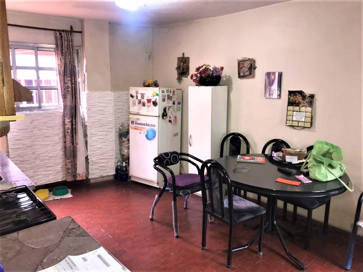 Casa en Venta son dos UFs juntas en Isidro Casanova Retasada