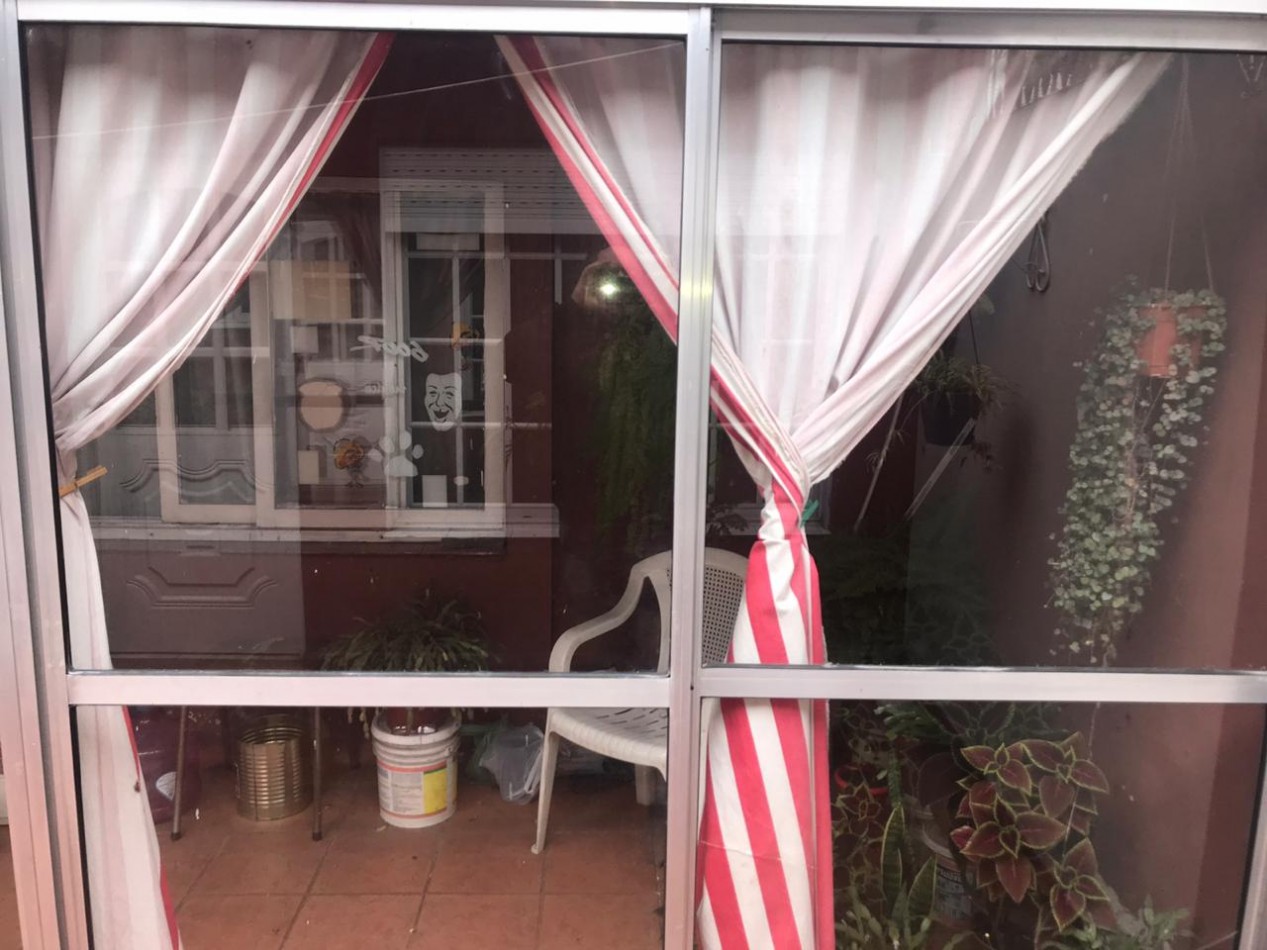Casa en Venta son dos UFs juntas en Isidro Casanova Retasada