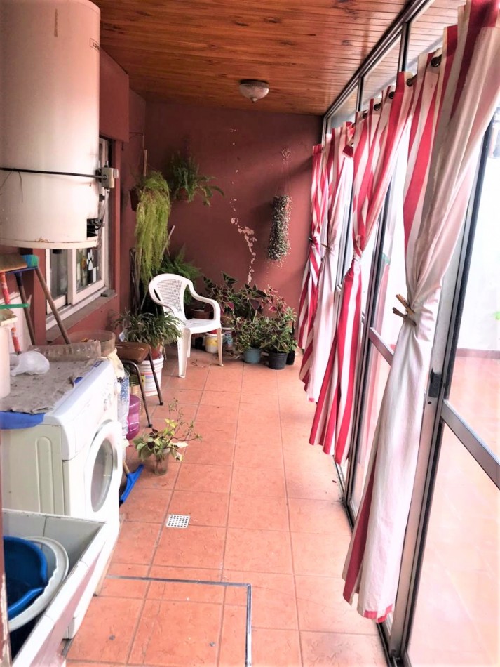 Casa en Venta son dos UFs juntas en Isidro Casanova Retasada