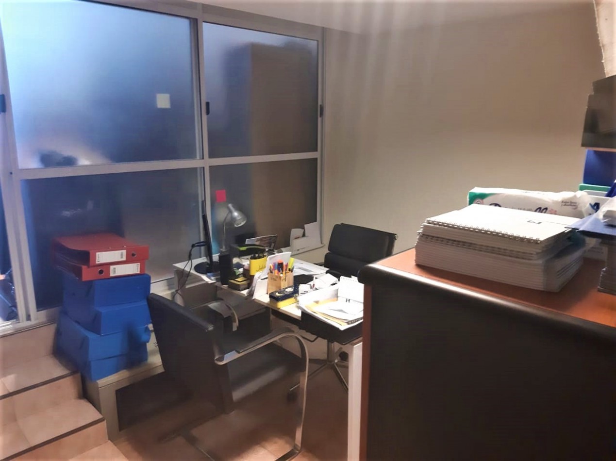 LOCAL RETASADO EN VENTA EN MORON SOBRE LA CALLE MITRE AL 900 