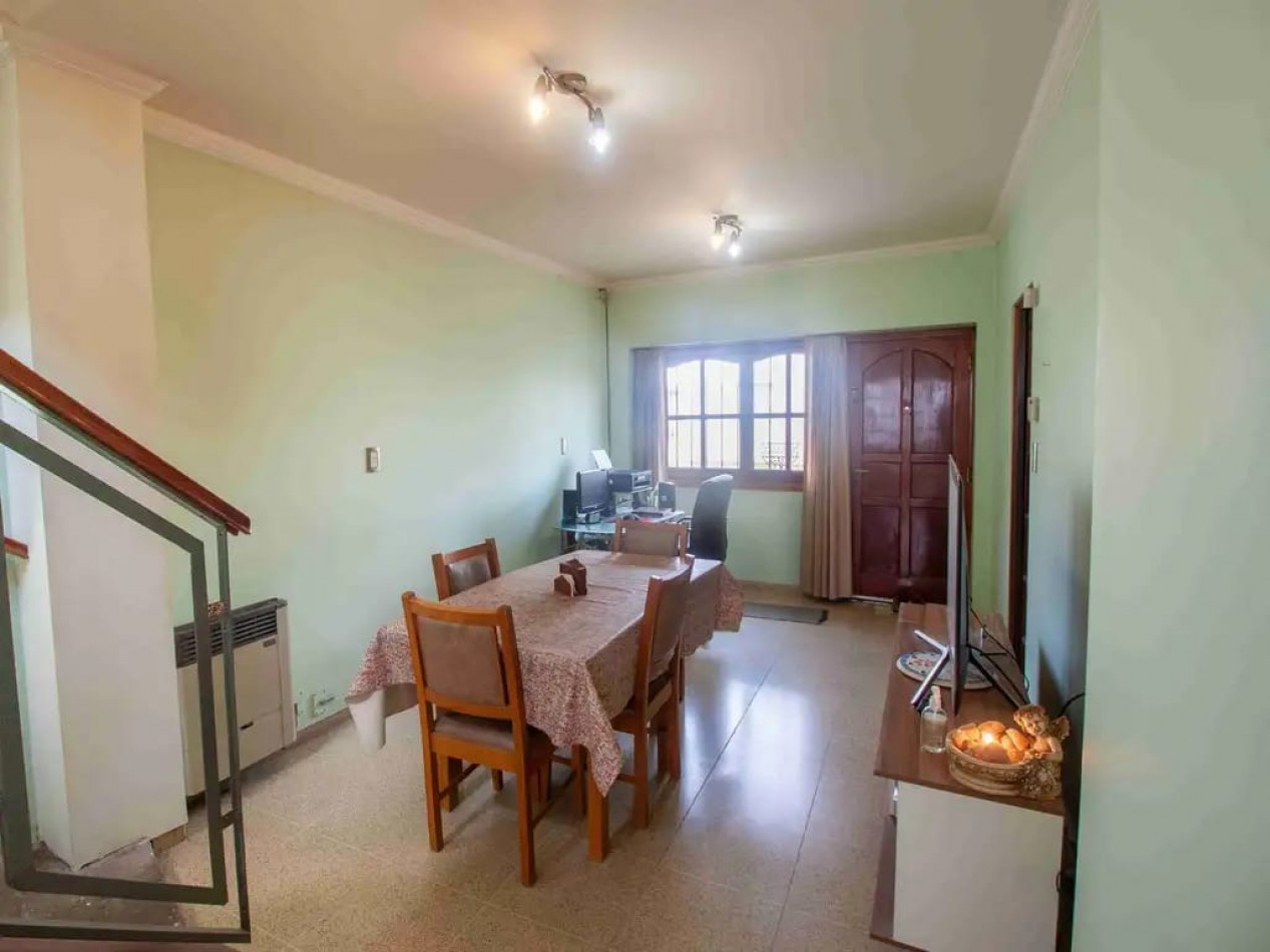PH DE 4 AMBIENTES CON COCHERA CUBIERTA Y PATIO EN VILLA BALLESTER