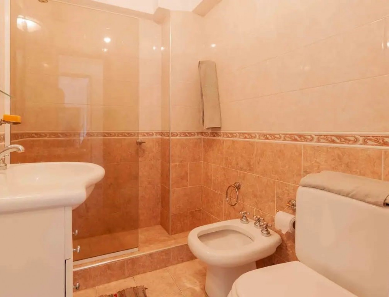 PH DE 4 AMBIENTES CON COCHERA CUBIERTA Y PATIO EN VILLA BALLESTER