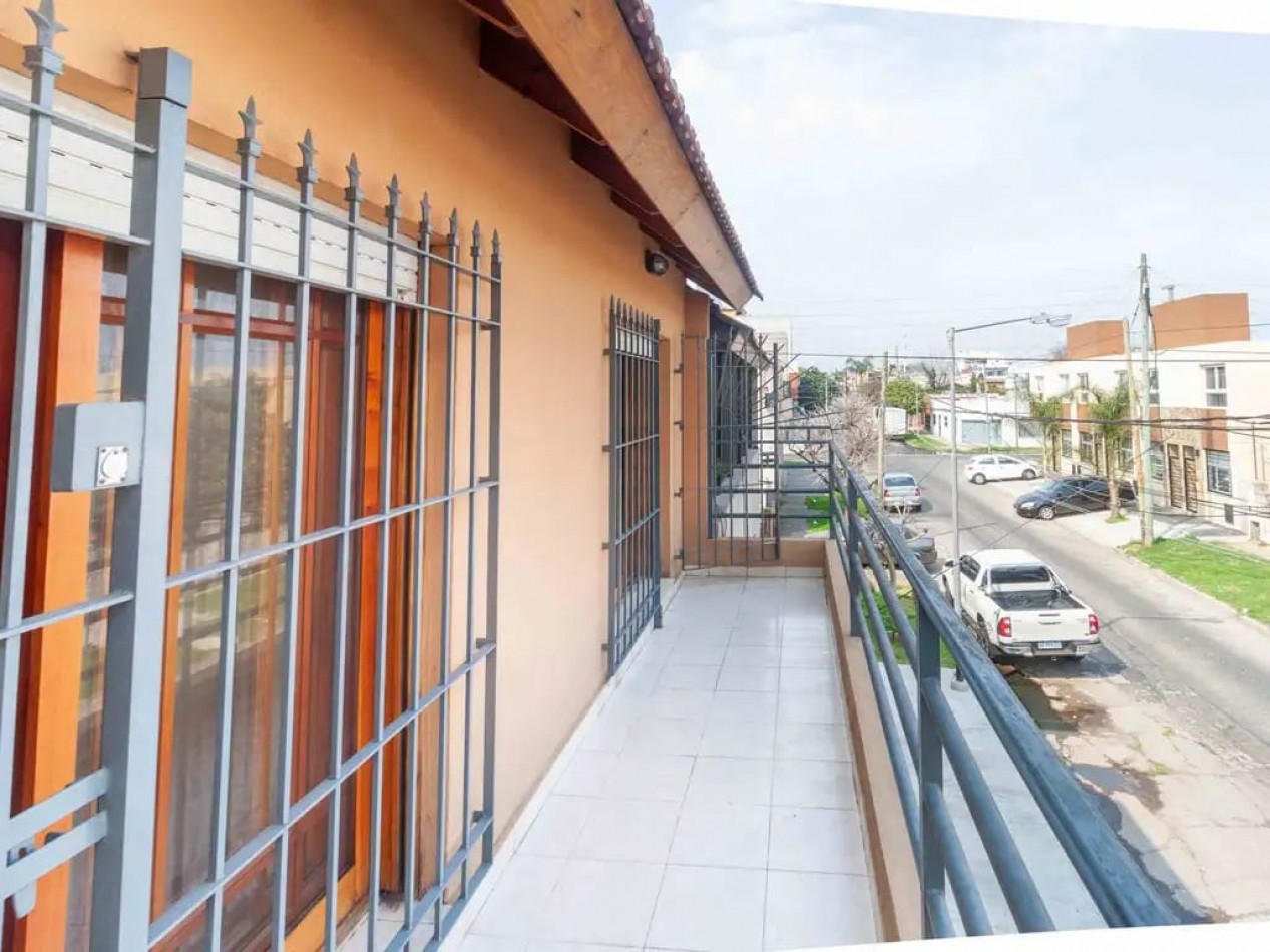 PH DE 4 AMBIENTES CON COCHERA CUBIERTA Y PATIO EN VILLA BALLESTER