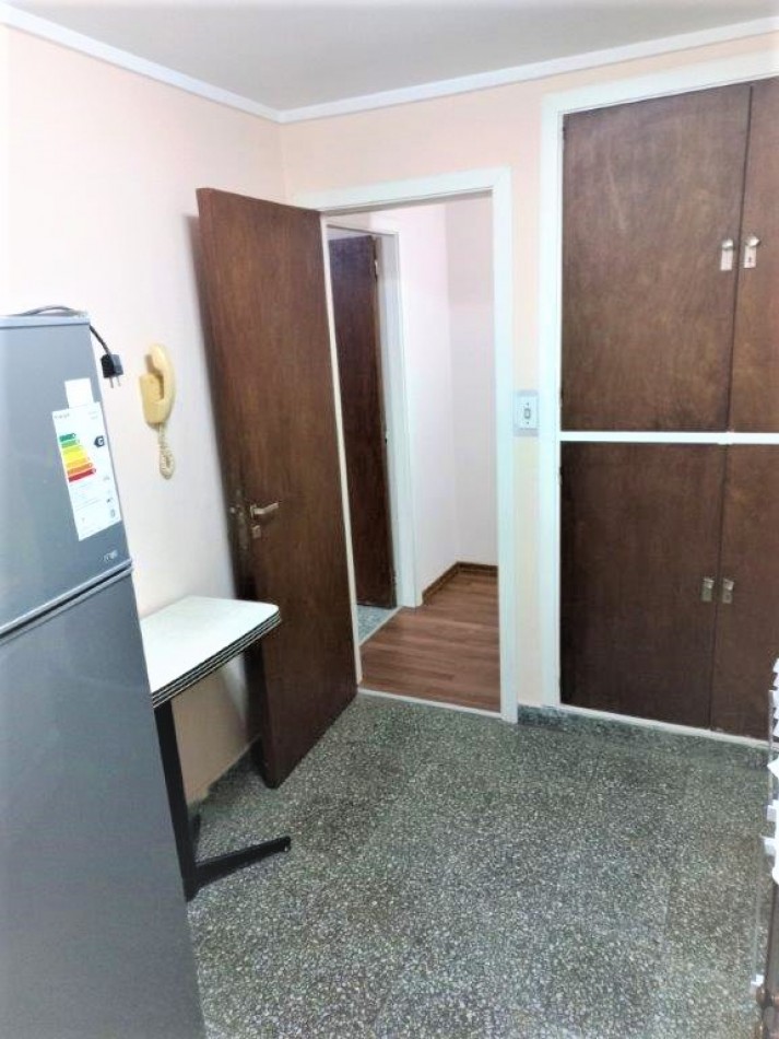DEPARTAMENTO MUY ACOGEDOR DE DOS AMBIENTES AMPLIOS, EN INMEJORABLE UBICACION, EN LA CIUDAD DE NECOCHEA