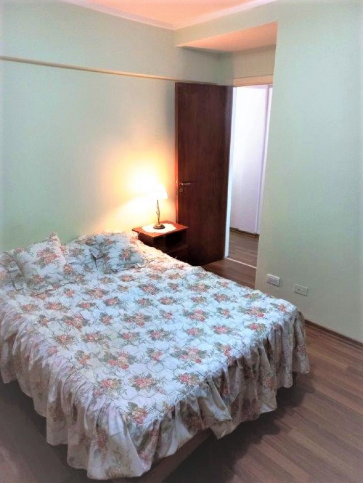 DEPARTAMENTO MUY ACOGEDOR DE DOS AMBIENTES AMPLIOS, EN INMEJORABLE UBICACION, EN LA CIUDAD DE NECOCHEA