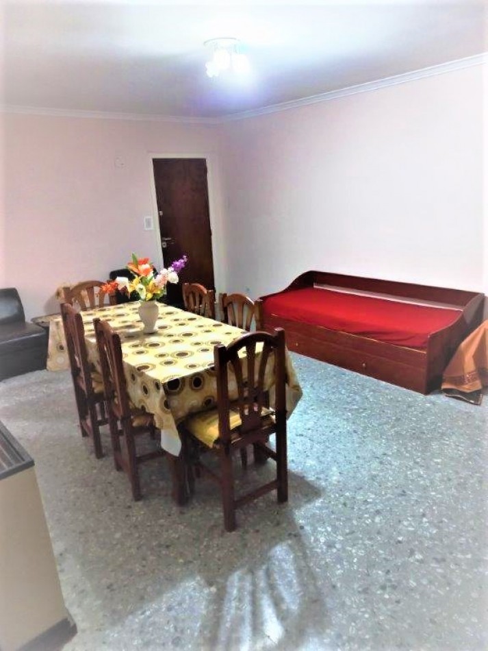 DEPARTAMENTO MUY ACOGEDOR DE DOS AMBIENTES AMPLIOS, EN INMEJORABLE UBICACION, EN LA CIUDAD DE NECOCHEA