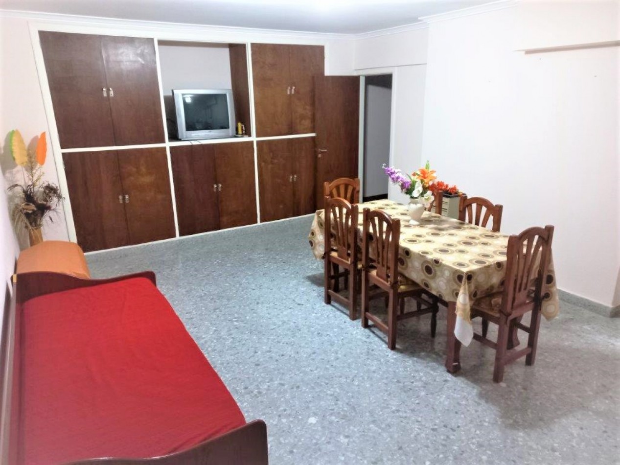 DEPARTAMENTO MUY ACOGEDOR DE DOS AMBIENTES AMPLIOS, EN INMEJORABLE UBICACION, EN LA CIUDAD DE NECOCHEA