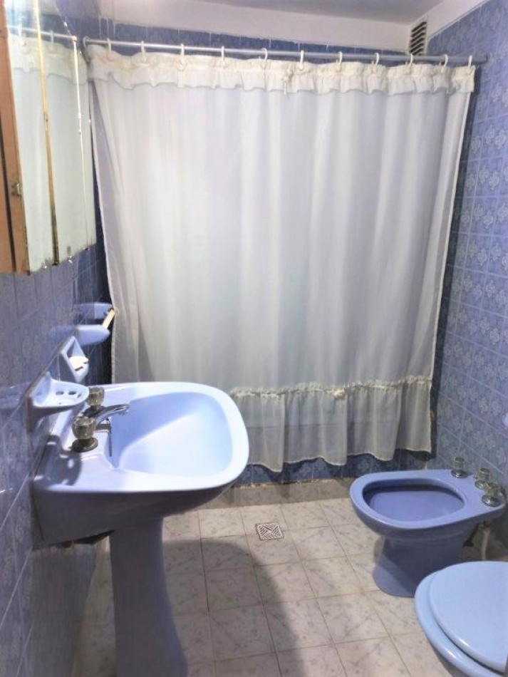 DEPARTAMENTO MUY ACOGEDOR DE DOS AMBIENTES AMPLIOS, EN INMEJORABLE UBICACION, EN LA CIUDAD DE NECOCHEA