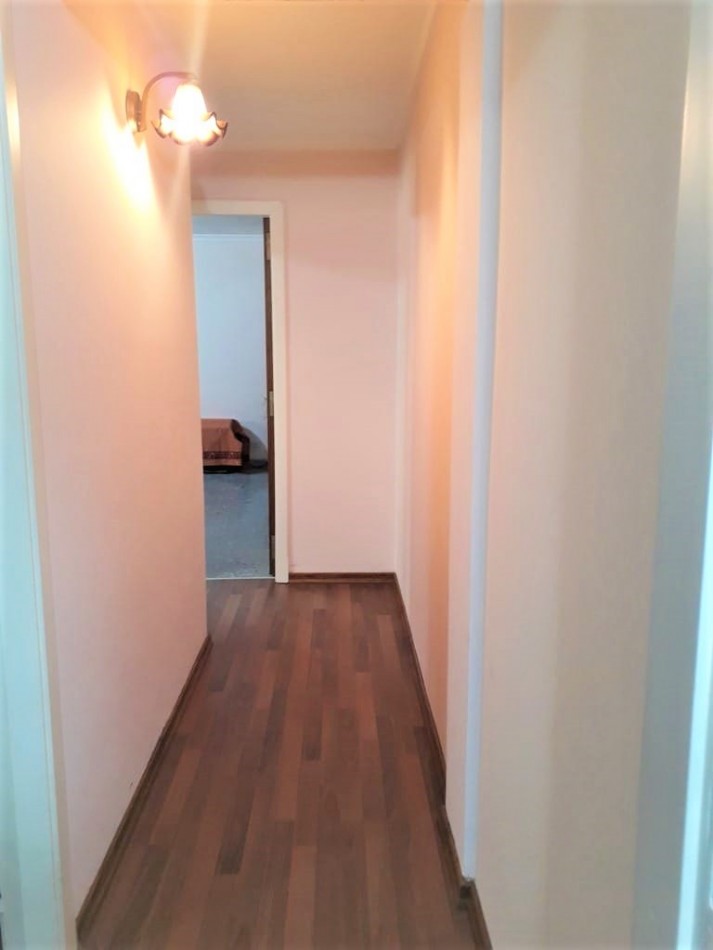 DEPARTAMENTO MUY ACOGEDOR DE DOS AMBIENTES AMPLIOS, EN INMEJORABLE UBICACION, EN LA CIUDAD DE NECOCHEA