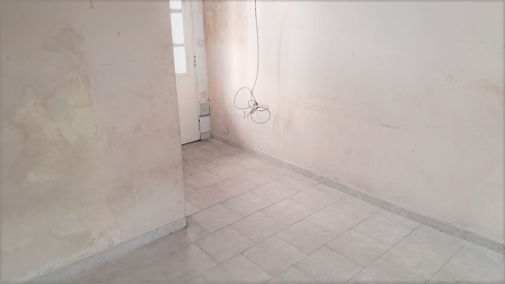 CASA CON LOCAL, 1 PH Y 2 COCHERAS EN VENTA EN LA TABLADA  NUEVO PRECIO!
